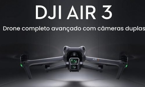 DJI Air 3: Tudo o que Você Precisa Saber Sobre o Drone que Revolucionou o Mercado

Os drones se tornaram ferramentas indispensáveis para entusiastas da tecnologia, criadores de conteúdo, cinegrafistas e até mesmo profissionais de diversas indústrias, como agricultura e segurança. Nesse cenário, a DJI, empresa líder mundial em tecnologia de drones, lançou o DJI Air 3, um equipamento que combina inovações tecnológicas, praticidade e desempenho impressionante. Neste artigo, exploramos em detalhes tudo o que você precisa saber sobre o DJI Air 3: suas especificações, recursos, diferenciais e por que ele está entre os gadgets mais comentados de 2025.

Design e Construção: Elegância e Funcionalidade

O DJI Air 3 apresenta um design compacto e moderno, projetado para ser facilmente transportado sem comprometer a robustez. Pesando apenas 720 gramas, ele é leve o suficiente para ser carregado em uma mochila, mas resistente o bastante para suportar condições climáticas adversas. Seu corpo é construído com materiais de alta qualidade, como policarbonato reforçado, garantindo durabilidade e proteção contra impactos.

A DJI também otimizou o sistema de dobradiças, tornando o processo de abrir e fechar o drone mais rápido e intuitivo. Os motores são silenciosos e eficientes, proporcionando um voo mais suave e discreto — ideal para filmagens em locais sensíveis ao som, como parques naturais ou eventos.

Câmeras Duplas: Uma Nova Era na Captura de Imagens

Uma das grandes inovações do DJI Air 3 é o sistema de câmera dupla. Essa configuração oferece versatilidade incomparável para capturar imagens e vídeos com qualidade profissional. Aqui estão os detalhes de cada câmera:

Câmera Principal: Conta com um sensor CMOS de 1 polegada e resolução de 48 MP. Esse sensor captura imagens incrivelmente detalhadas, mesmo em condições de pouca luz. Além disso, suporta gravação de vídeos em resolução 4K a 60 fps e HDR para cores mais vibrantes e realistas.

Câmera Telefoto: Possui um sensor de 12 MP com zoom óptico de 3x. Essa câmera permite capturar detalhes de objetos distantes sem perda significativa de qualidade, sendo perfeita para filmagens de paisagens, eventos esportivos ou cenas de ação.

Ambas as câmeras trabalham em conjunto com a tecnologia de estabilização mecânica de 3 eixos da DJI, garantindo vídeos suaves e sem tremores, independentemente das condições de voo.

Performance de Voo: Estabilidade e Precisão

O DJI Air 3 não é apenas um drone bonito e bem equipado; ele também é incrivelmente eficiente no ar. Com um tempo de voo de 46 minutos, ele supera muitos concorrentes no mercado, permitindo filmagens mais longas sem a necessidade de recarga constante. Além disso, o sistema de propulsão foi otimizado para oferecer maior estabilidade, mesmo em ventos de até 38 km/h.

Outro destaque é o alcance de controle, que pode chegar a 12 km graças ao sistema de transmissão O4 HD. Isso garante uma conexão estável e sem interrupções, mesmo em ambientes urbanos com alta interferência.

A inteligência artificial também desempenha um papel importante no desempenho de voo. O DJI Air 3 conta com sensores omnidirecionais para evitar obstáculos, o que torna o voo mais seguro e acessível até mesmo para iniciantes. A função 