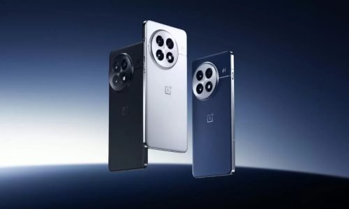 OnePlus 13: O Novo Marco da Tecnologia de Smartphones

Em 31 de outubro de 2024, a OnePlus lançou oficialmente o OnePlus 13 na China, marcando um novo capítulo na evolução de seus smartphones premium. O dispositivo, que chegou ao mercado global em 7 de janeiro de 2025, é apontado como um dos mais avançados da marca até o momento, combinando design inovador, especificações de ponta e um preço competitivo em relação a rivais como Samsung e Apple. Este artigo explora em detalhes o OnePlus 13, suas características, desempenho, inovações e o que ele representa no cenário atual da tecnologia móvel.

Design e Construção: Uma Evolução Estética

O OnePlus 13 apresenta um design sofisticado que reflete a busca da marca por sofisticação e funcionalidade. Disponível em três variantes de cor — Black Eclipse (preto), Midnight Ocean (azul) e Arctic Dawn (branco) —, o dispositivo oferece opções com traseira em vidro ou couro vegano microfibra (na versão azul), fornecendo diferentes texturas e níveis de aderência. A mudança mais notável em relação ao OnePlus 12 é a adoção de bordas planas e uma tela plana com curvaturas sutis nas quatro extremidades, o que melhorou a ergonomia e a sensação ao segurar o aparelho.

Com dimensões de 162,9 x 76,5 x 8,9 mm (ou 8,5 mm na versão em couro vegano) e peso entre 210 e 213 g, o OnePlus 13 é leve e elegante, mas robusto. Possui certificações IP68 e IP69, oferecendo resistência à água e poeira em níveis superiores à maioria dos concorrentes. A tela é protegida pelo Ceramic Guard Glass, uma evolução do Gorilla Glass, que promete maior durabilidade contra riscos e quedas. O módulo de câmeras traseiras, ajustado em parceria com a Hasselblad, foi redesenhado para um visual mais limpo, com uma linha horizontal sutil que atravessa a traseira.

Tela: Um Visor de Alta Performance

O OnePlus 13 é equipado com uma tela AMOLED LTPO de 6,82 polegadas, fabricada pela BOE (modelo X2), com resolução QHD+ (1440 x 3168 pixels). Este painel suporta uma taxa de atualização adaptável de 1 a 120 Hz, garantindo fluidez em jogos e animações, ao mesmo tempo em que economiza energia em conteúdos estáticos. A tecnologia 